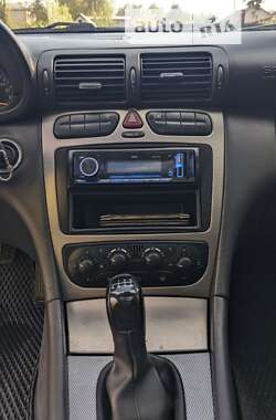 Купе Mercedes-Benz C-Class 2002 в 