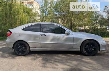 Купе Mercedes-Benz C-Class 2002 в 