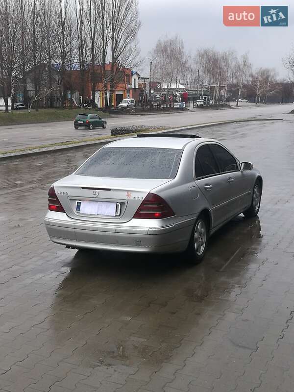 Седан Mercedes-Benz C-Class 2001 в Белой Церкви фото 11 Седан Mercedes-Benz C-Class 2001 в Белой Церкви