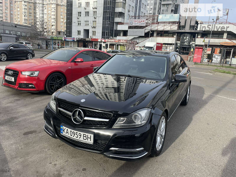 Седан Mercedes-Benz C-Class 2012 в Киеве