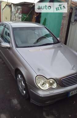 Седан Mercedes-Benz C-Class 2003 в Рівному