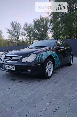 Купе Mercedes-Benz C-Class 2002 в Дрогобичі
