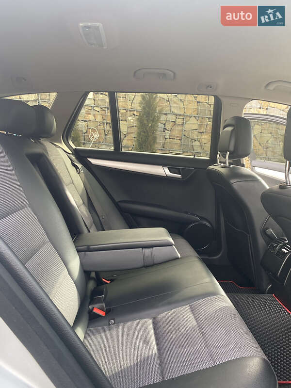 Универсал Mercedes-Benz C-Class 2011 в Стрые