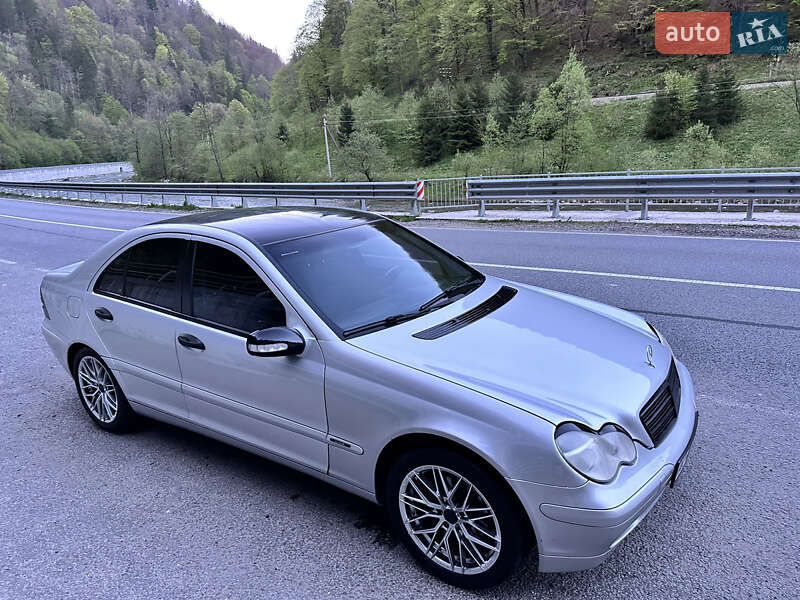 Седан Mercedes-Benz C-Class 2000 в Рахові