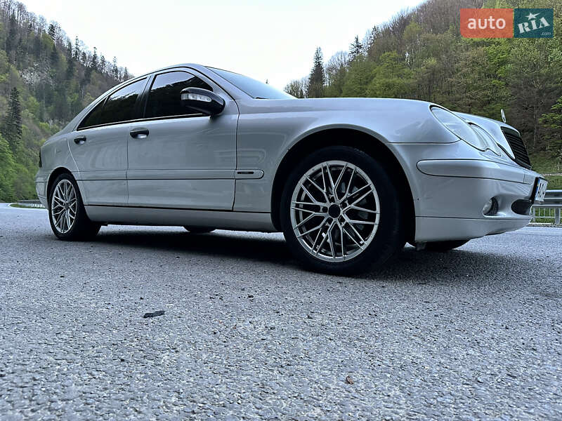 Седан Mercedes-Benz C-Class 2000 в Рахові