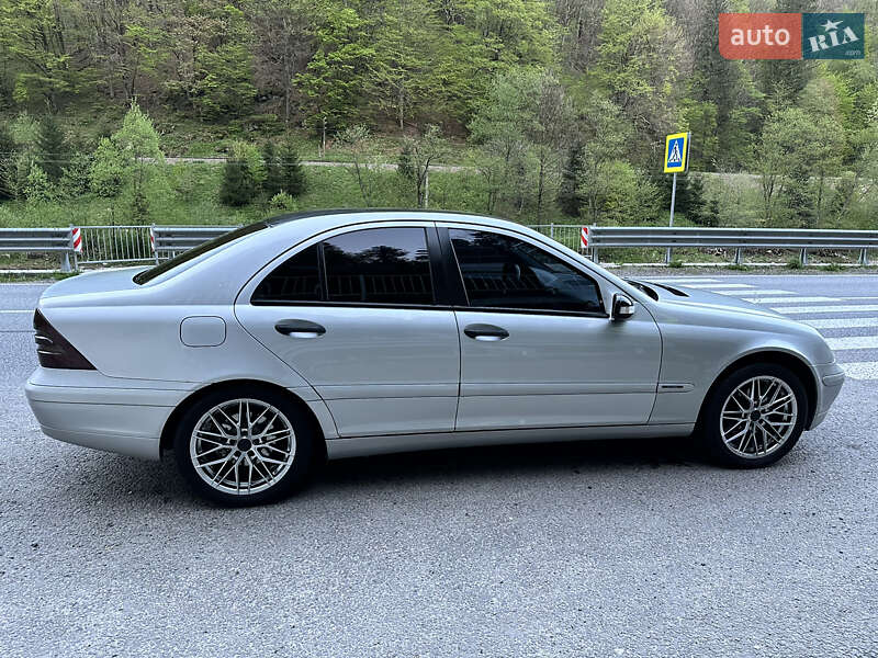 Седан Mercedes-Benz C-Class 2000 в Рахові
