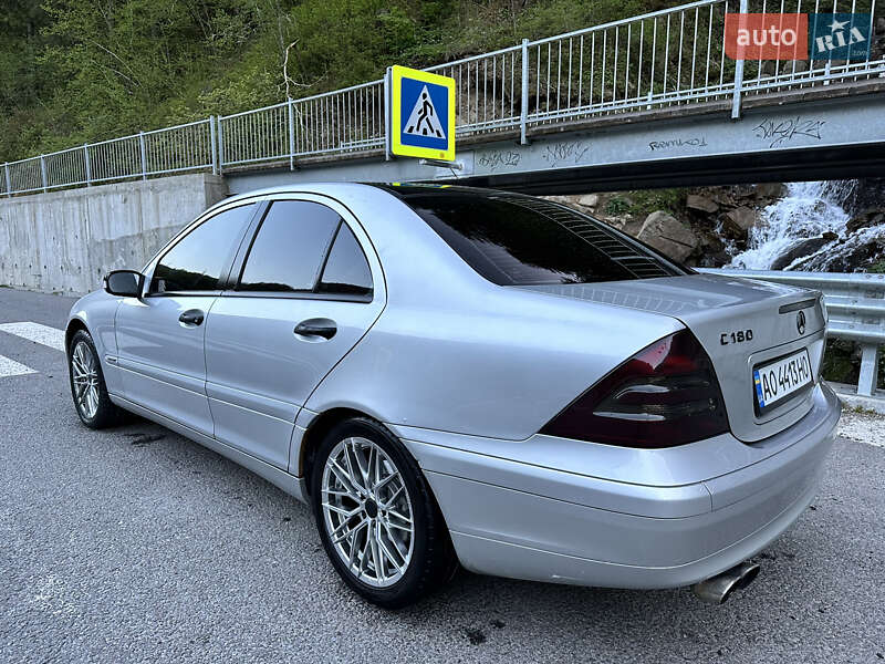 Седан Mercedes-Benz C-Class 2000 в Рахові
