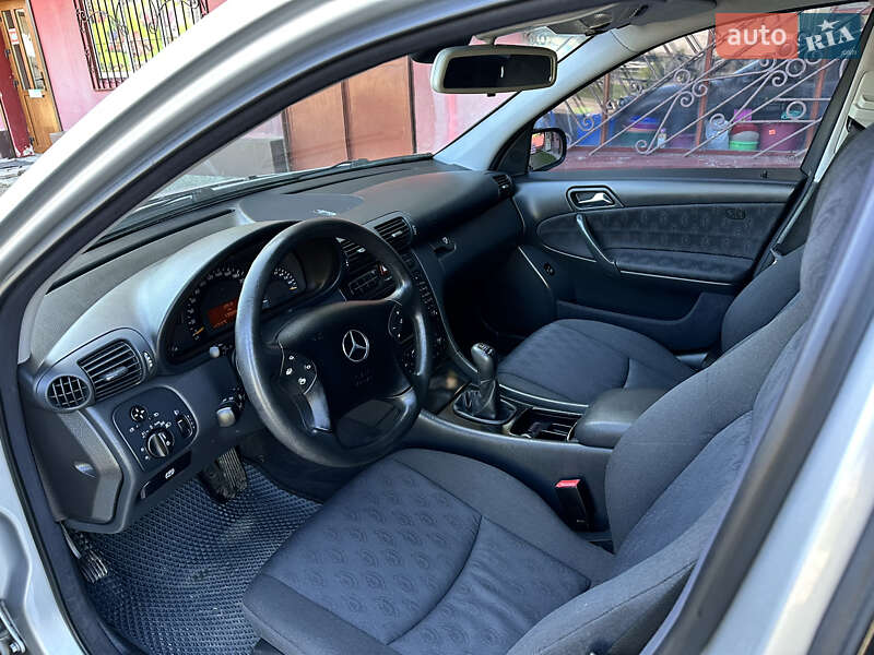 Седан Mercedes-Benz C-Class 2000 в Рахові