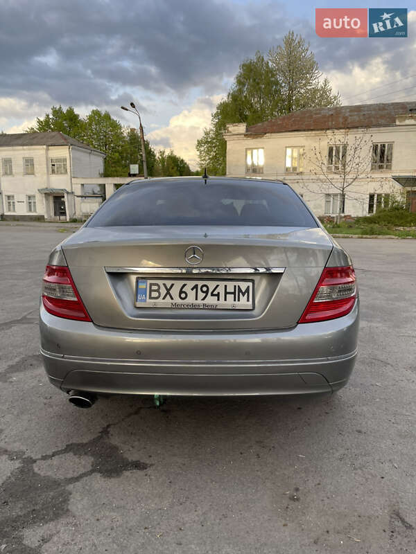 Седан Mercedes-Benz C-Class 2011 в Хмельницькому