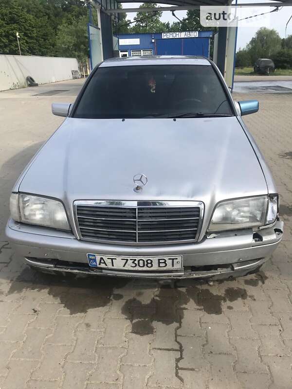 Седан Mercedes-Benz C-Class 1995 в Чернівцях