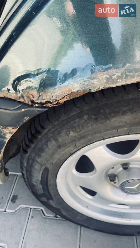 Седан Mercedes-Benz C-Class 1996 в Черновцах