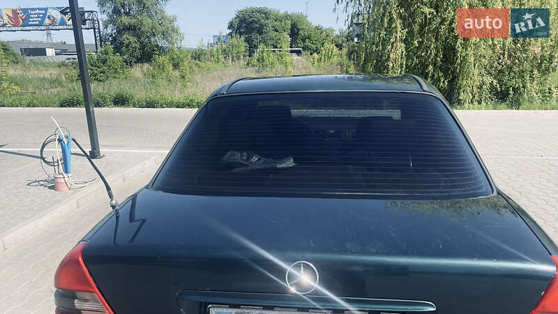 Седан Mercedes-Benz C-Class 1996 в Черновцах