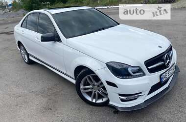 Седан Mercedes-Benz C-Class 2012 в Днепре