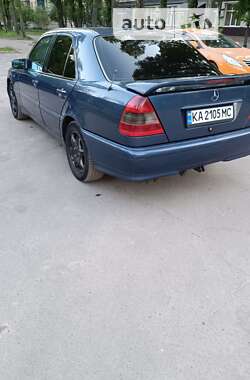 Седан Mercedes-Benz C-Class 1994 в Киеве