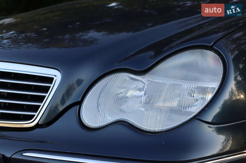 Седан Mercedes-Benz C-Class 2002 в Львове