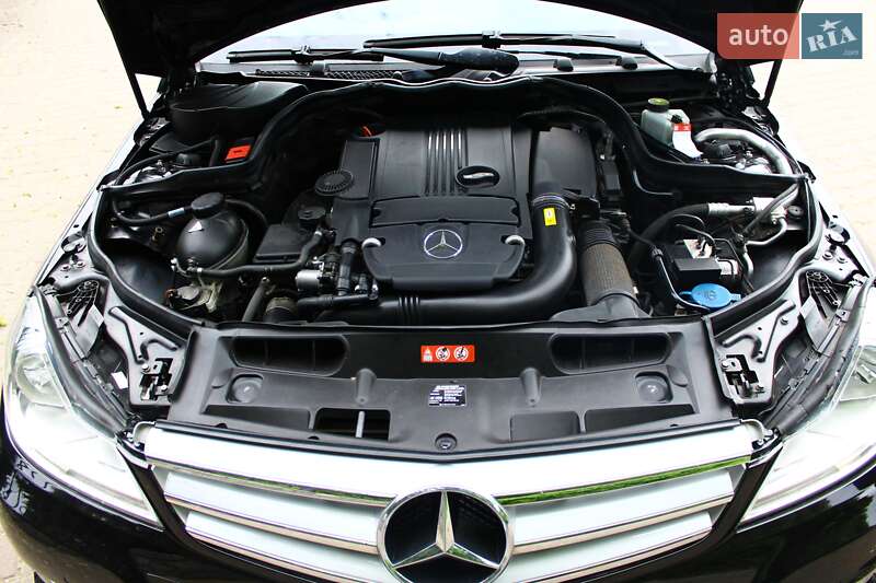 Універсал Mercedes-Benz C-Class 2011 в Миргороді