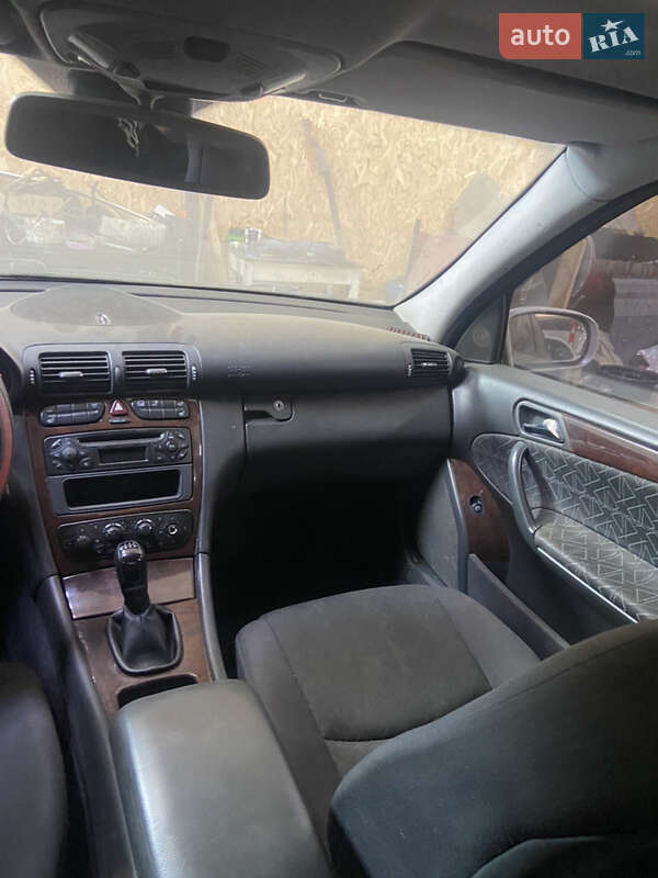 Седан Mercedes-Benz C-Class 2000 в Черновцах