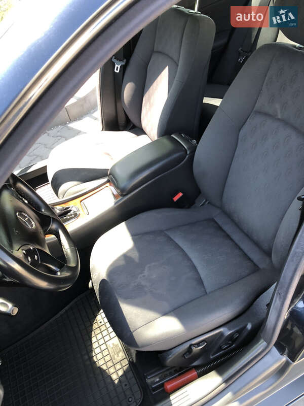 Универсал Mercedes-Benz C-Class 2003 в Черновцах