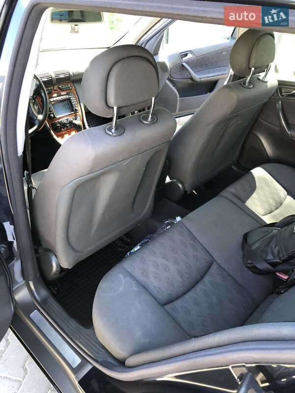Универсал Mercedes-Benz C-Class 2003 в Черновцах