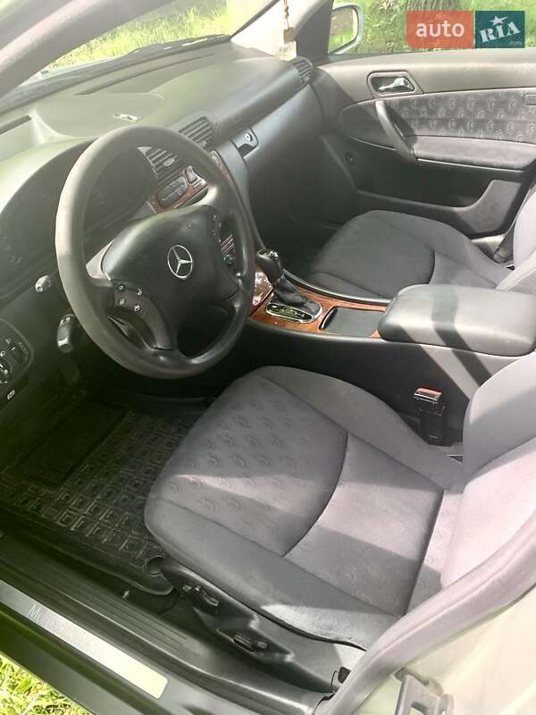 Универсал Mercedes-Benz C-Class 2002 в Костополе