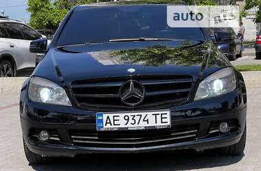 Седан Mercedes-Benz C-Class 2011 в Днепре