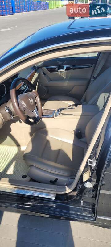 Седан Mercedes-Benz C-Class 2012 в Виннице