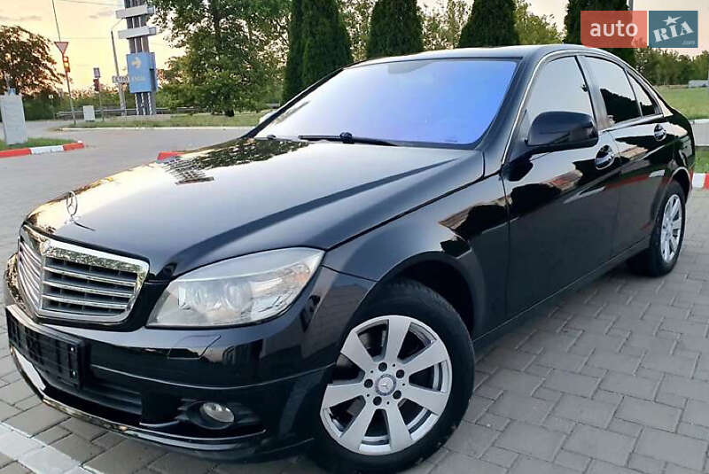 Седан Mercedes-Benz C-Class 2007 в Николаеве