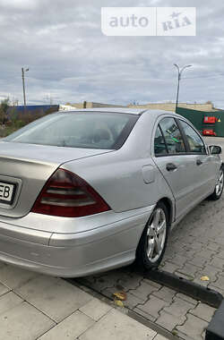 Седан Mercedes-Benz C-Class 2002 в Чернівцях