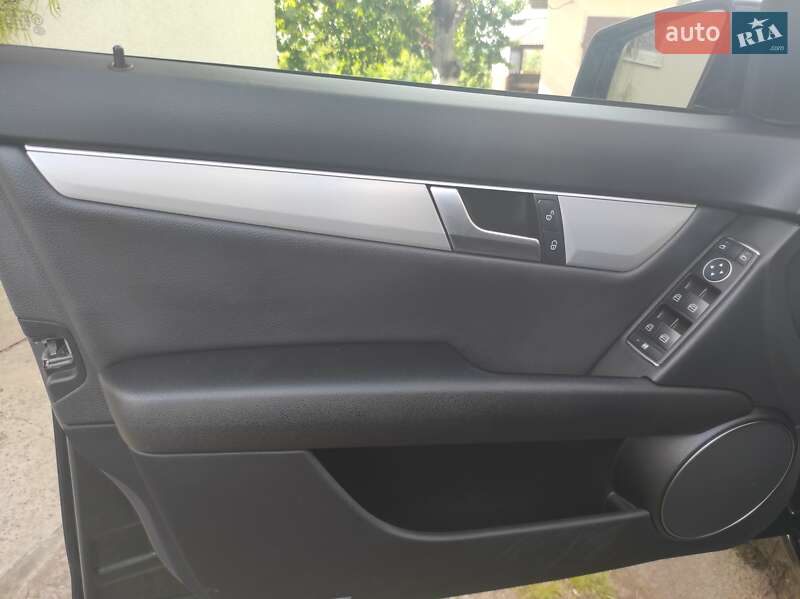 Универсал Mercedes-Benz C-Class 2012 в Калуше фото 18 Универсал Mercedes-Benz C-Class 2012 в Калуше
