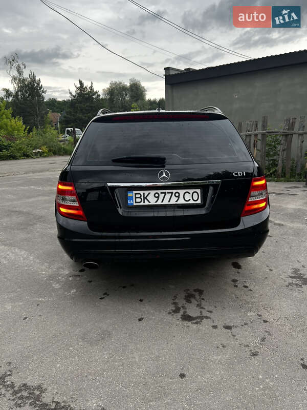 Универсал Mercedes-Benz C-Class 2011 в Костополе