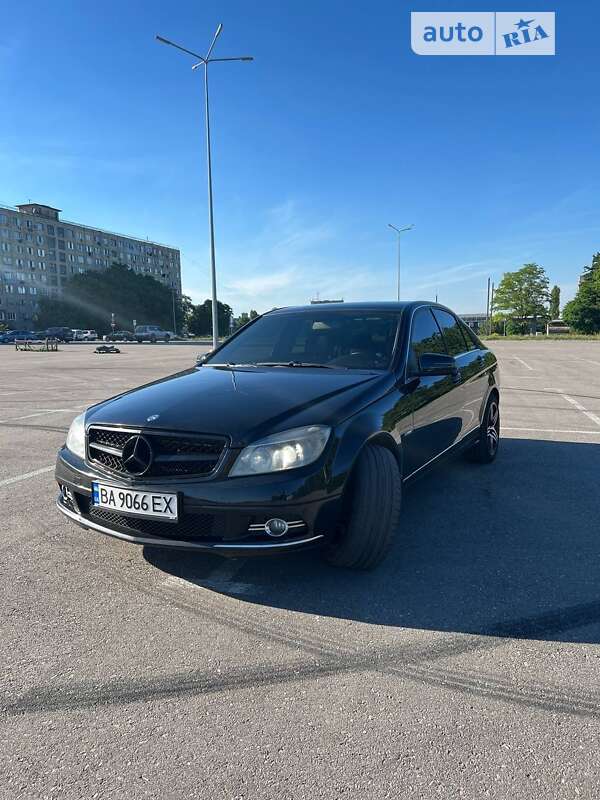 Седан Mercedes-Benz C-Class 2010 в Кропивницькому