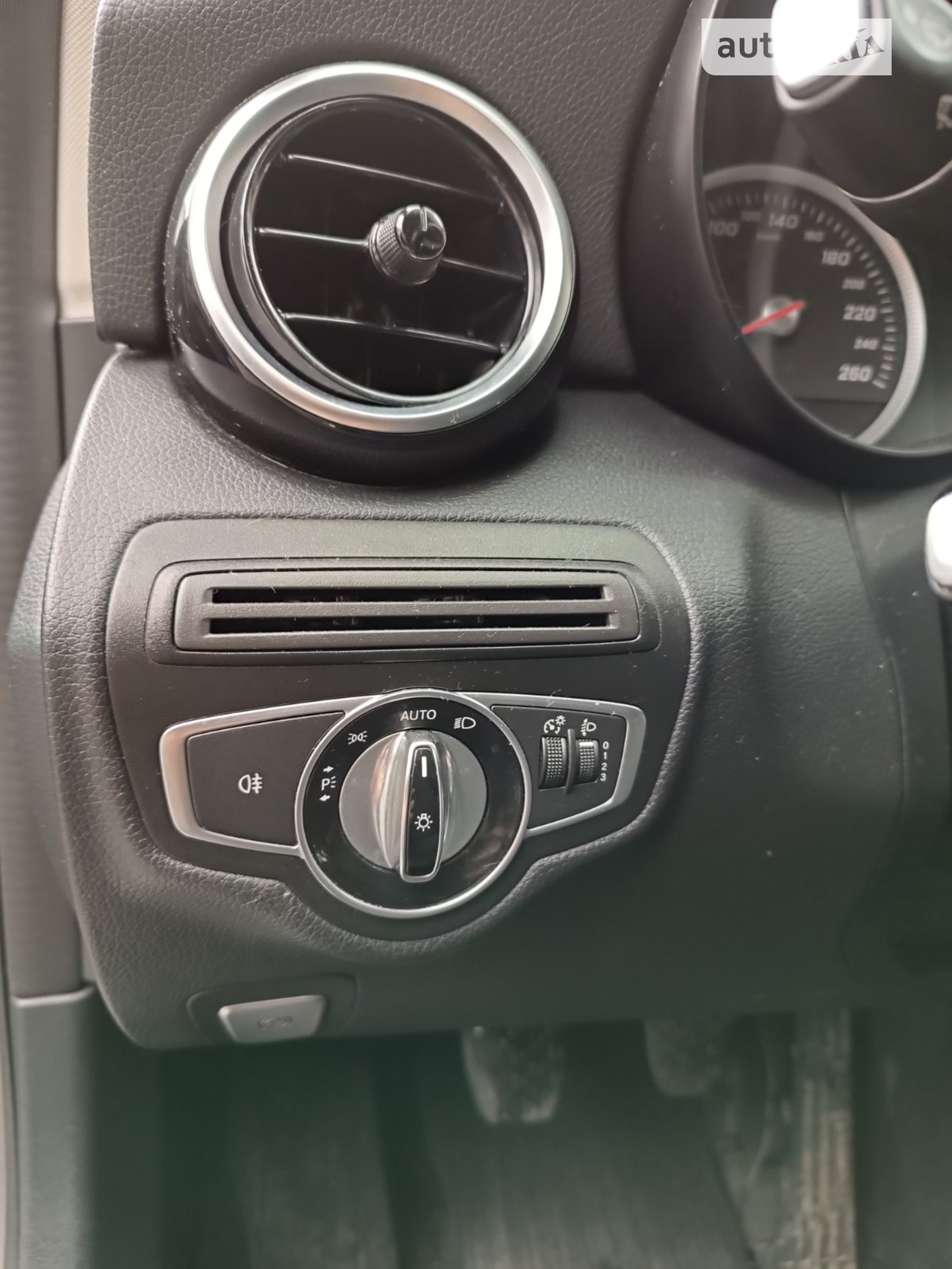 2016 Mercedes-Benz C-klasse - мініатюра 11