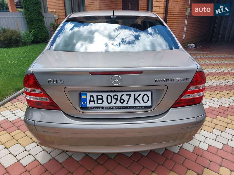 Седан Mercedes-Benz C-Class 2005 в Виннице