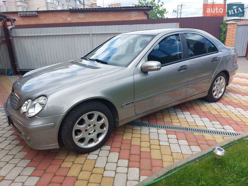 Седан Mercedes-Benz C-Class 2005 в Виннице