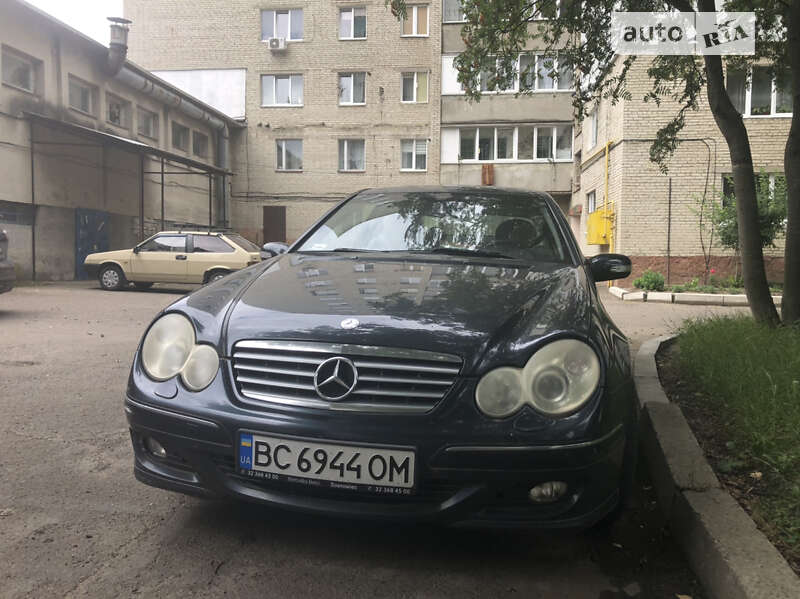 Купе Mercedes-Benz C-Class 2004 в Дрогобичі