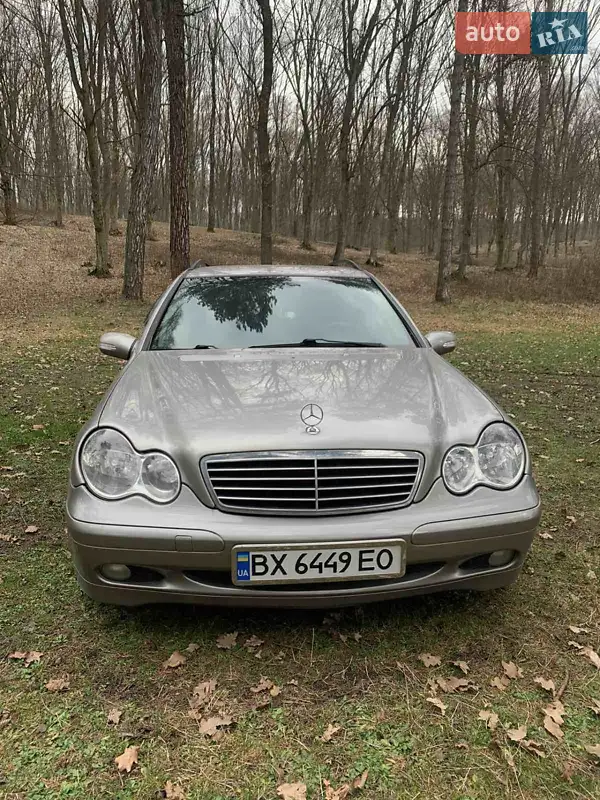 Mercedes-Benz C-Class 2005