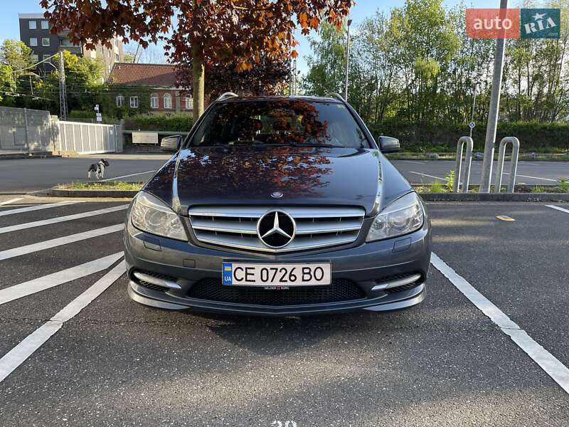 Универсал Mercedes-Benz C-Class 2011 в Черновцах