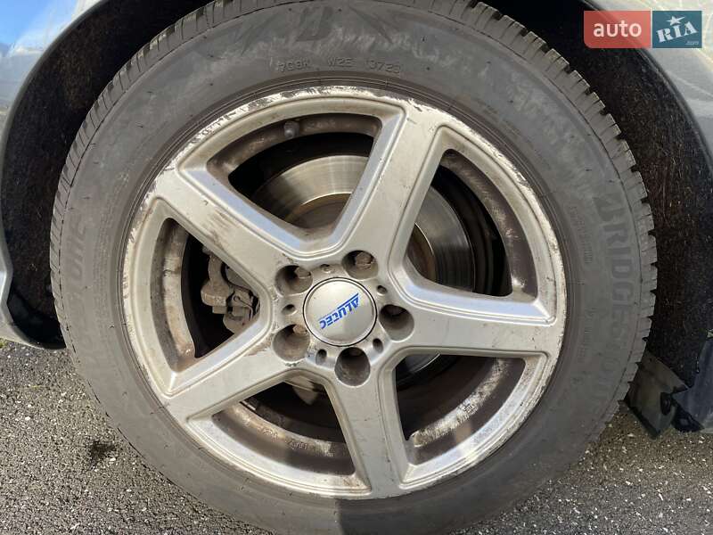 Универсал Mercedes-Benz C-Class 2011 в Черновцах