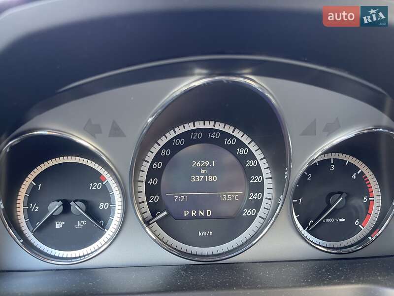 Универсал Mercedes-Benz C-Class 2011 в Черновцах