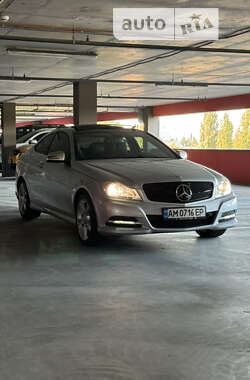 Купе Mercedes-Benz C-Class 2011 в Киеве