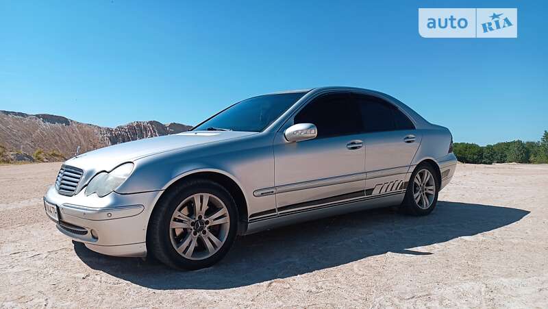 Седан Mercedes-Benz C-Class 2002 в Новоукраинке