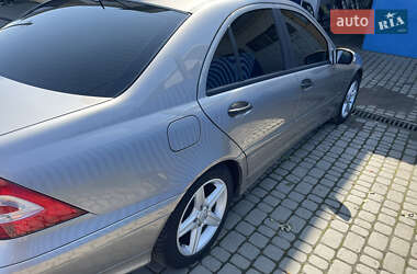 Седан Mercedes-Benz C-Class 2004 в 