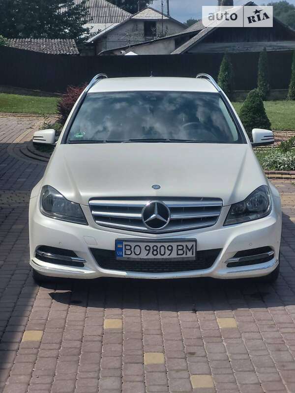 Універсал Mercedes-Benz C-Class 2012 в Тернополі