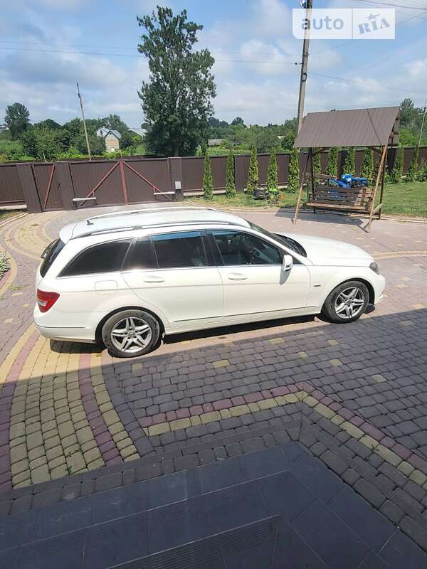 Універсал Mercedes-Benz C-Class 2012 в Тернополі
