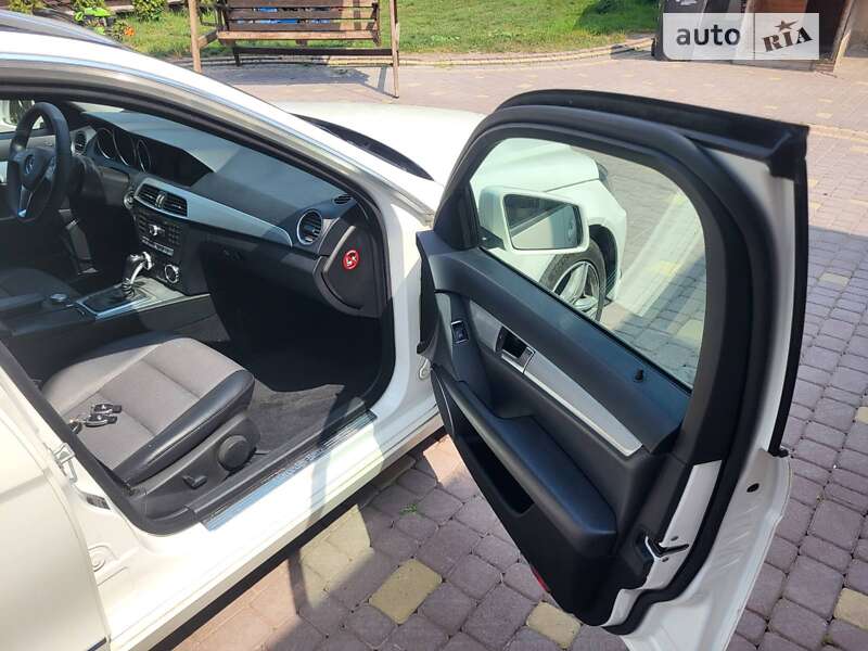 Універсал Mercedes-Benz C-Class 2012 в Тернополі