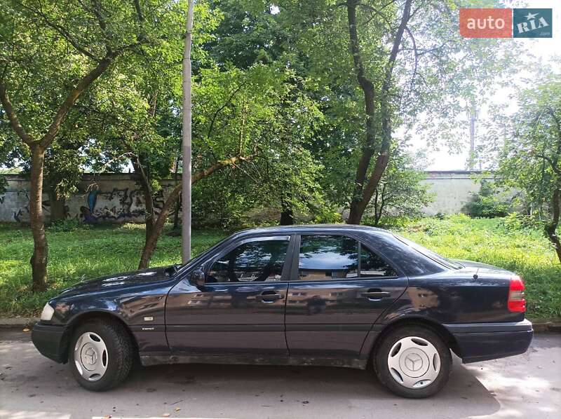 Седан Mercedes-Benz C-Class 1996 в Львове