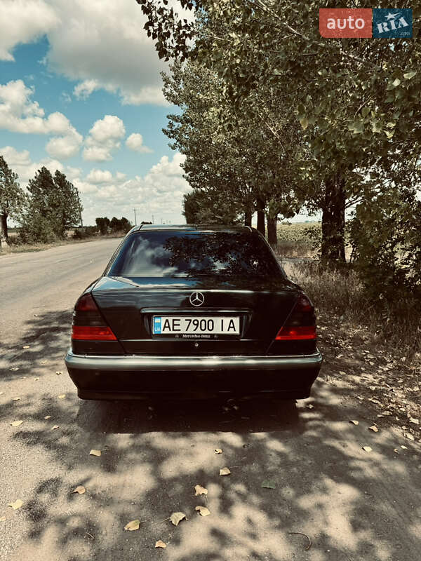 Седан Mercedes-Benz C-Class 1999 в Днепре