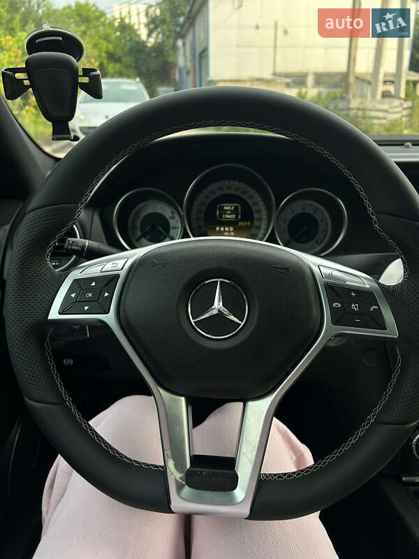 Седан Mercedes-Benz C-Class 2011 в Львове