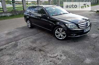 Універсал Mercedes-Benz C-Class 2011 в Вараші