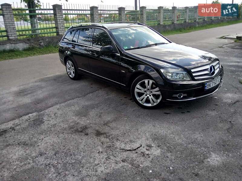 Mercedes-Benz C-Class 2011